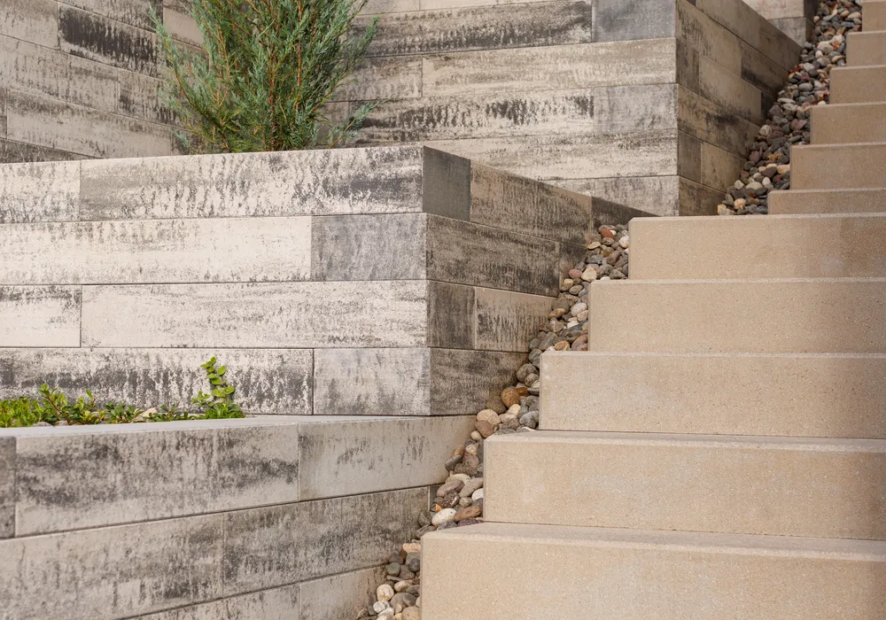 retaining wall and stairs