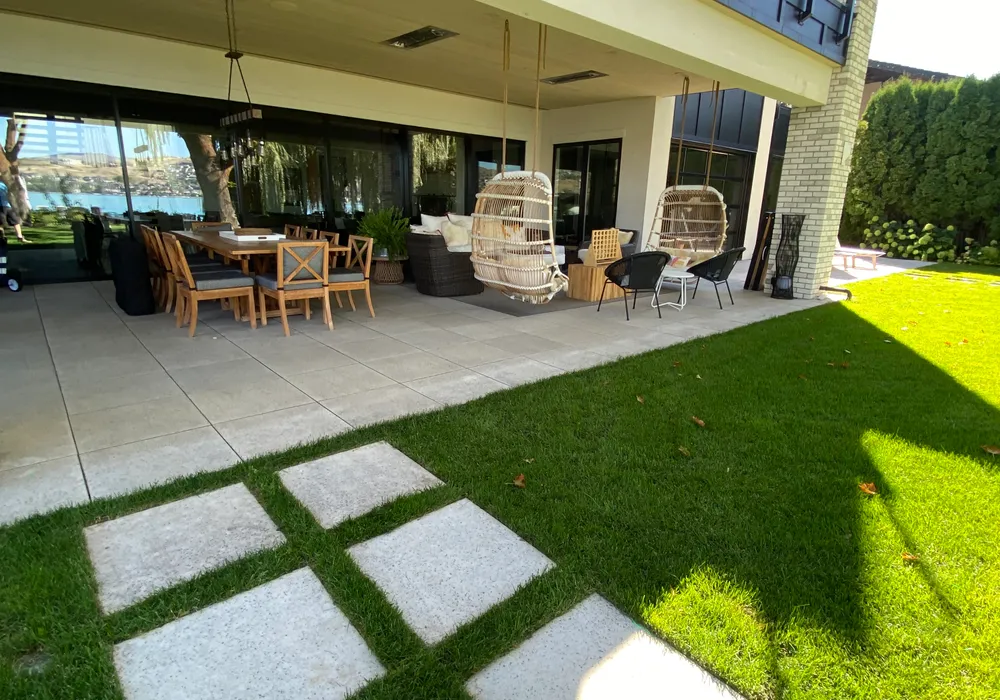 walkway steps and green grass